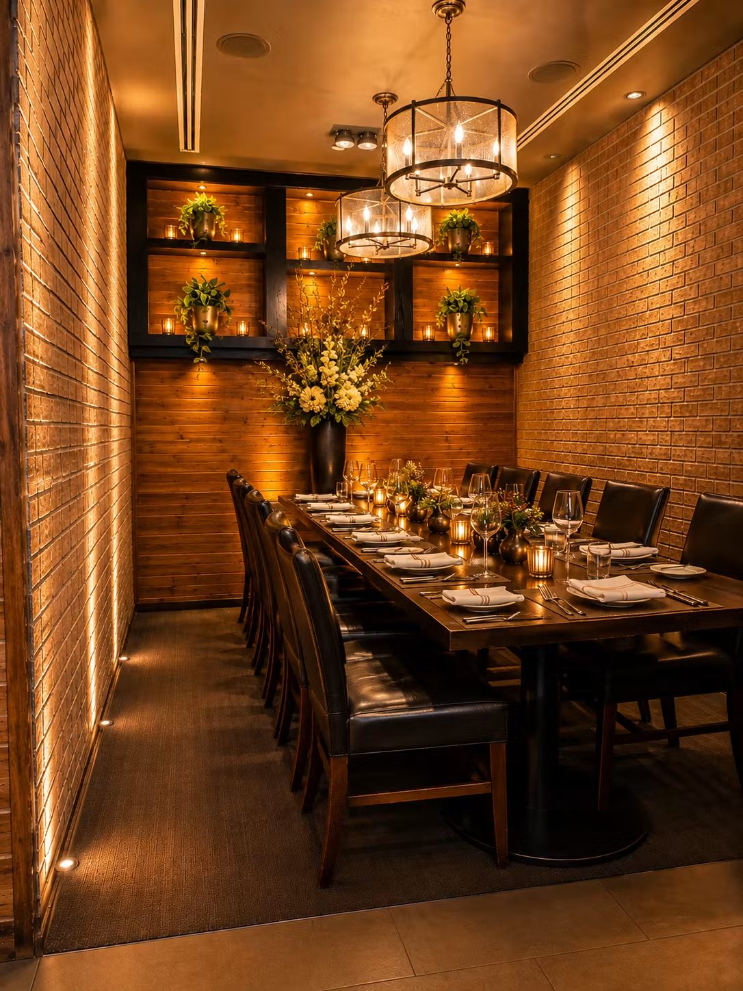 The Court Room private dining room laid for dinner by candlelight